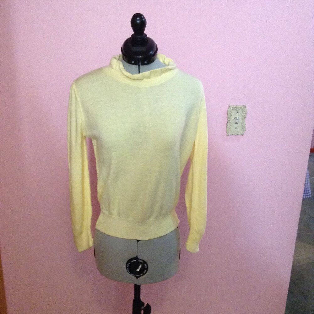 Vintage 1960s '60s Ruffled Mock Neck Sweater